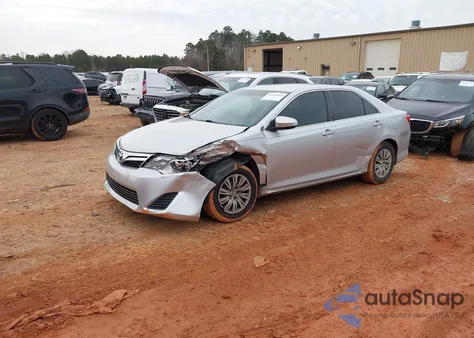 2013 Toyota Camry Le z USA, uszkodzony, nr VIN 4T1BF1FK9DU247422